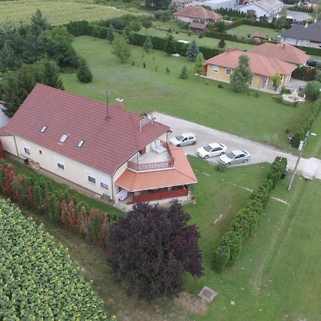 Vadvirág vendégház Lenti Esterno foto
